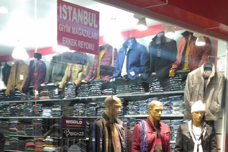İstanbul Giyim Mağazası Erkek Bölümü