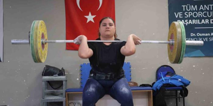 Avrupa Şampiyonu Sudenaz Yılmaz
